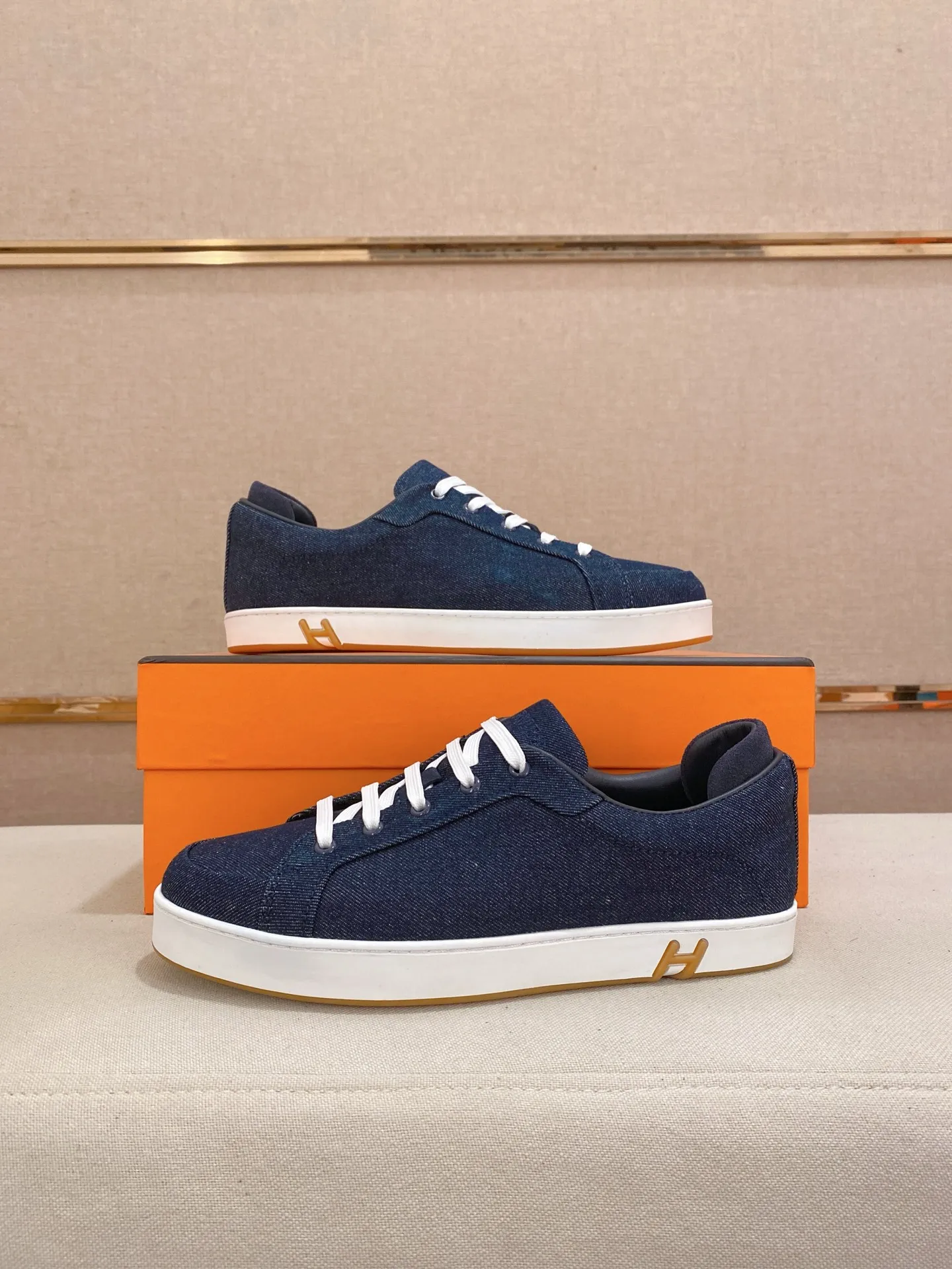 Men's clothing and shoes💰: 442💰《HERMES》【Classic original single version】Hermès; top 🔝purchase agent🔍🔍men's latest 🇺🇸 counter sales simultaneously, imported from Italy original ▲▲cowhide ▲▲ (high-end, nobility, class) ) Exquisite workmanship (Italian 🇮🇹 imported water-dyed 🐂 cowhide lining) sole: original sole provided by the original factory, ⚠️exclusive double-layer activity·TPR·rubber·combined molded outsole; super comfortable·wear-resistant·non-slip·environmental protection The real thing is more beautiful if you take the real thing (high quality, follow the order). You can enter and exit the counter at will * Number of yards: 38-44 (45 can be customized and cannot be returned or exchanged)